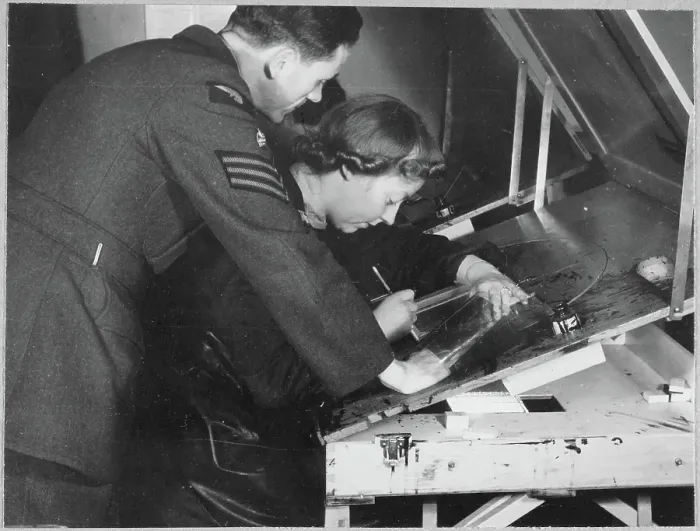 Framed Print : Member of the Women's Auxiliary Air Force (WAAF) and an RAF instructor chp01_07_01_037