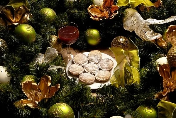 Mince pies N071947. Mince pies, wine and christmas decorations