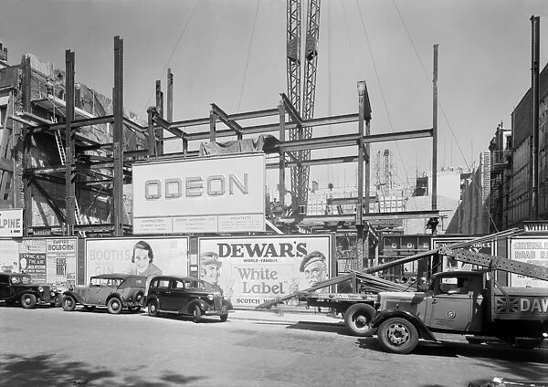 Odeon cinema construction BB87_03506
