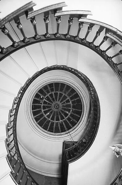 Oval staircase AA42_08718