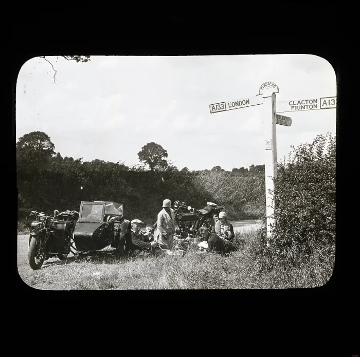 Framed Print : Picnic near Elmstead, Essex NKH01_01_0121