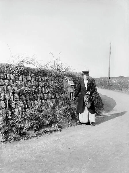 Post Lady, Kerrier, Cornwall, 1901 BB98_01839