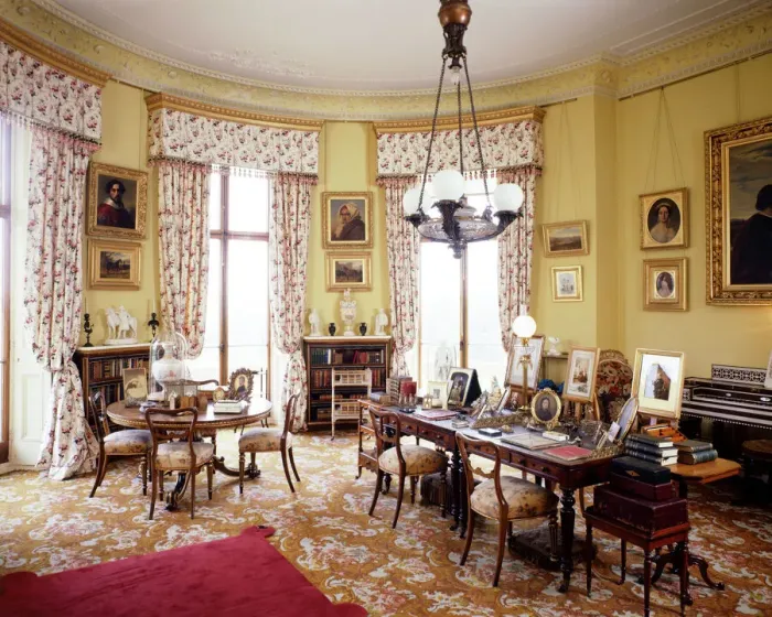 Framed Print : Queen Victorias Sitting Room, Osborne House J070032 Framed Print : Queen Victorias Sitting Room, Osborne House J070032
