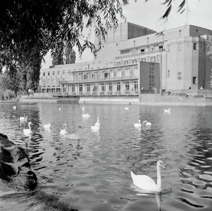 Framed Print : Shakespeare Royal Theatre, Stratford-upon-Avon a98_05226