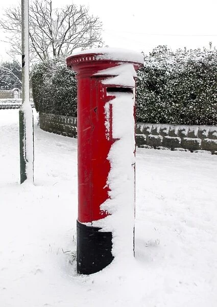 Snow post DP087393. Snow scene, Northern Road, Swindon