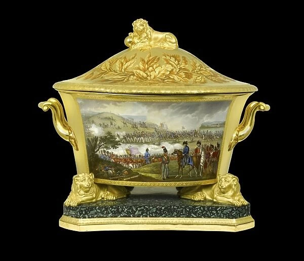 Soup tureen depicting the Battle of Orthes N080939
