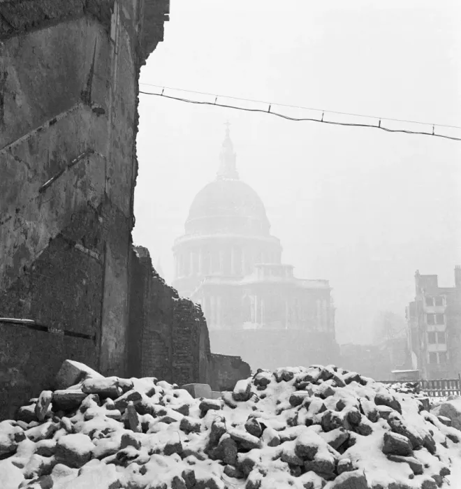 Framed Print : St Pauls Cathedral in bomb damaged surroundings a093716 Framed Print : St Pauls Cathedral in bomb damaged surroundings a093716