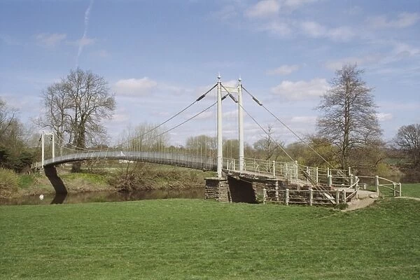 Suspension Bridge. Footbridge over River Wye, Kings Caple, Herefordshire. IoE 154300