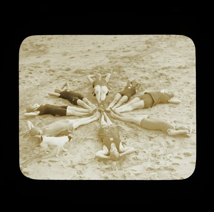 Framed Print : Swimmers NKH01_01_0053 Framed Print : Swimmers NKH01_01_0053