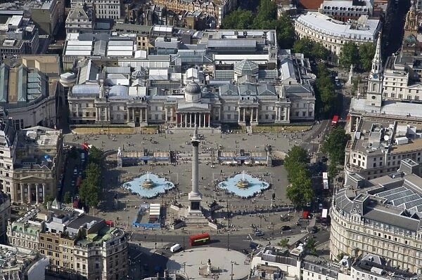 Trafalgar Square & The National Gallery 24430_037