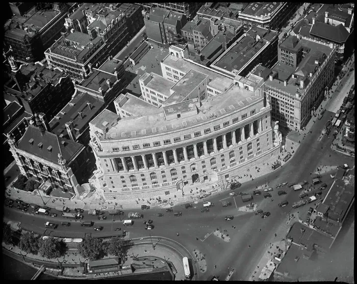 Framed Print : Unilever House, London app_22790_042