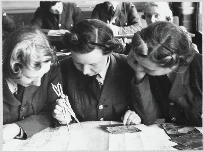Framed Print : WAAF trainees practising map reading and plotting of aerial photographs chp01_07_01_070