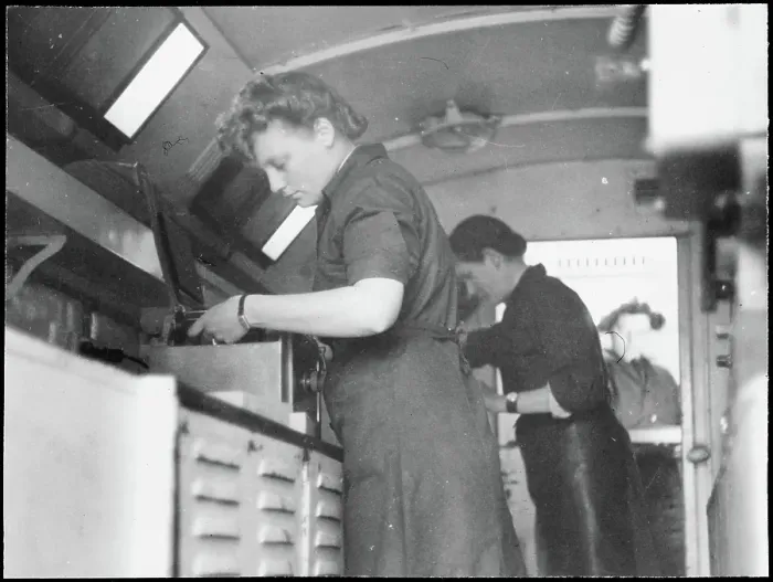 Framed Print : WAAF trainees practising printing in the mobile darkroom chp01_07_01_076 Framed Print : WAAF trainees practising printing in the mobile darkroom chp01_07_01_076