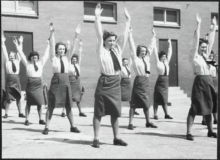 Framed Print : WAAF trainees taking part in a physical training exercise chp01_07_01_096
