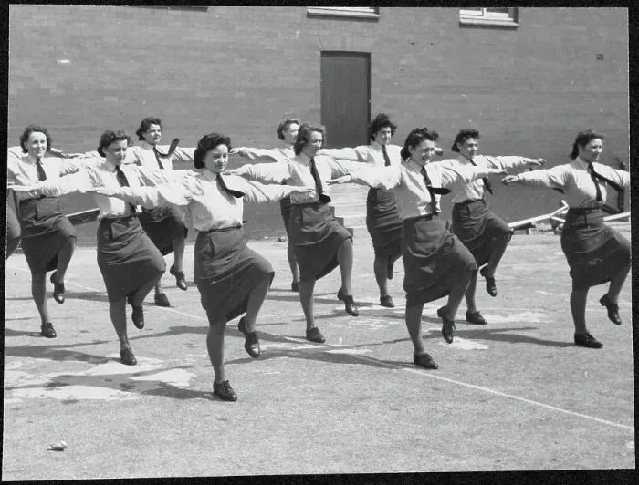 Framed Print : WAAF trainees taking part in a physical training exercise chp01_07_01_097