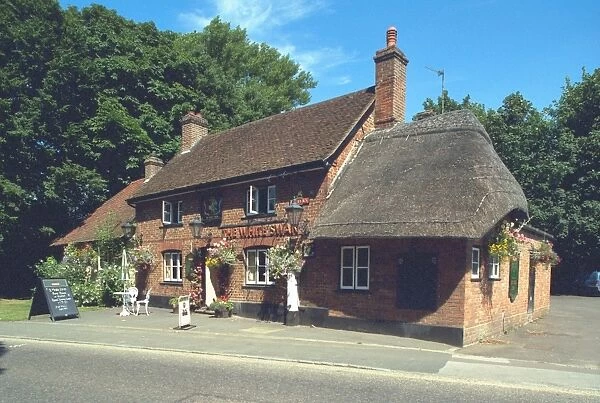 The White Swann. Public House within Aylesbury Vale. IoE 42357
