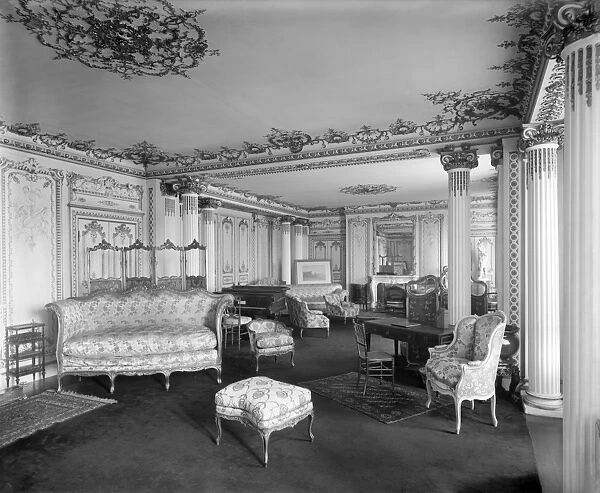 Witley Court Drawing Room c. 1920 BL25086