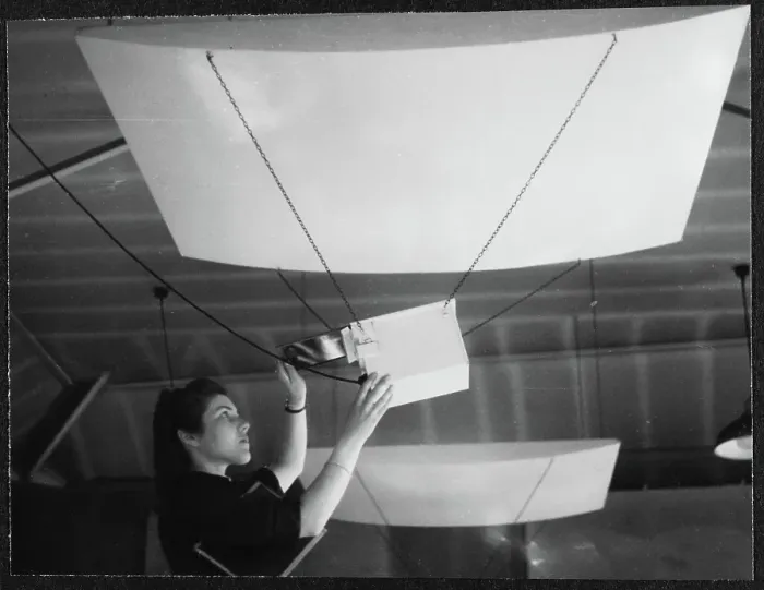 Framed Print : A Women's Auxiliary Air Force (WAAF) trainee preparing safelights prior to printing chp01_07_01_062