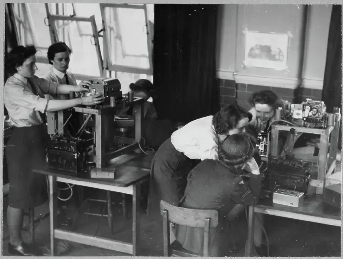 Framed Print : Women's Auxiliary Air Force (WAAF) trainees learning about aerial camera assembly chp01_07_01_046 Framed Print : Women's Auxiliary Air Force (WAAF) trainees learning about aerial camera assembly chp01_07_01_046