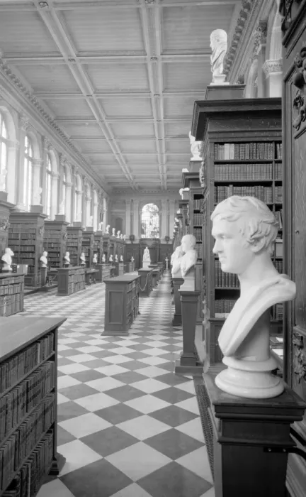 Framed Print : Wren Library, Trinity College, Cambridge a98_04211