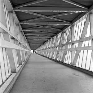 Covered footbridge a064990
