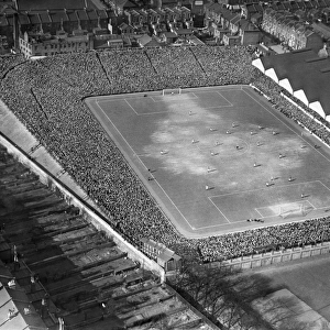 FA Cup semi-final at Highbury in 1929. EPW025838