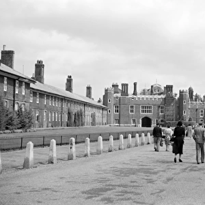 Hampton Court Palace a001949