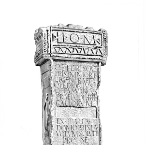 Roman altar IC048 / 105