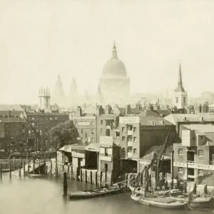 St Pauls Cathedral viewed from Southwark Bridge RSL01_01_01 St Pauls Cathedral viewed from Southwark Bridge RSL01_01_01
