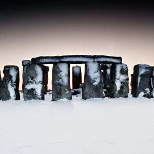 Stonehenge in snow N100786