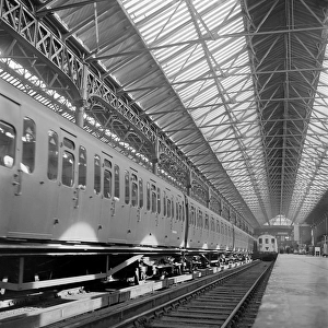 Victoria Station a061899