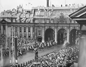 Coronation procession 1953 Collection: Admiralty Arch P_C00423_004