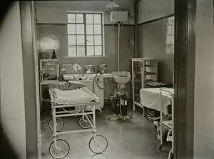 Before the NHS Collection: Anaesthetic room med01_01_0380