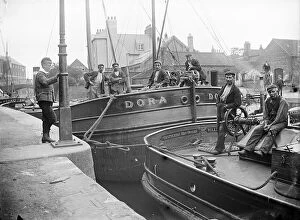 1900s Collection: Bargemen AA97_05426