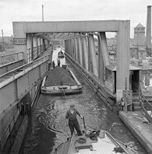Engineering Collection: Barton Swing Aqueduct a98_05171