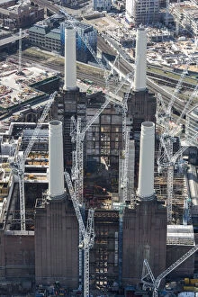 Images Dated 26th March 2018: Battersea Power Station 33460_032