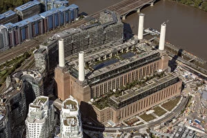 Images Dated 28th July 2022: Battersea Power Station 35104_044