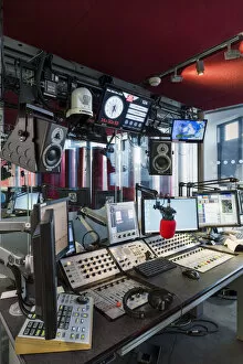 BBC Centenary 1922-2022 Collection: BBC radio broadcasting studio DP177551