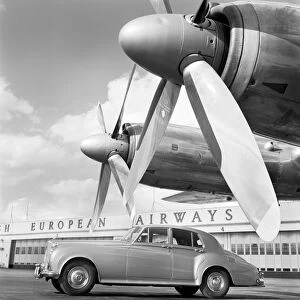 Aircraft Collection: Bentley car and aircraft propellers a087923