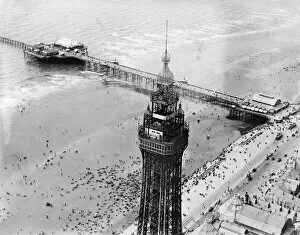 Piers Collection: Blackpool tower EPW002071