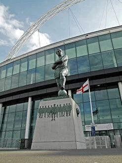 Sports Collection: Bobby Moore statue PLA01_03_1182