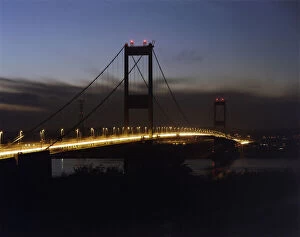 Images Dated 16th March 2022: Bridge at night JLP01_10_29363