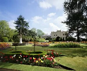 Brodsworth Hall exteriors Collection: Brodsworth Hall and Gardens K041025