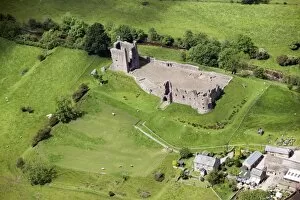 Images Dated 16th June 2014: Brough Castle, Cumbria 28541_059