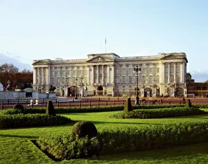 Buckingham Palace Collection: Buckingham Palace J060216