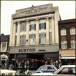 Images Dated 22nd June 2022: Burton in Wood Green MBC01_04_157