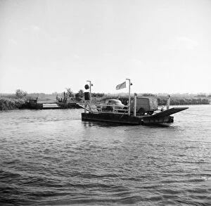 Inland boating Collection: Car ferry, Norfolk a98_09928