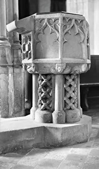 Medieval stone sculpture Collection: Castle Combe font BB49_00415