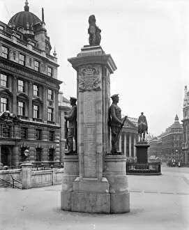 Commemoration Collection: City Of London War Memorial BL25608_005