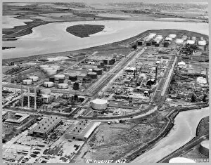Coryton Oil Refinery Collection: Coryton Refinery from the air JLP01_068_14